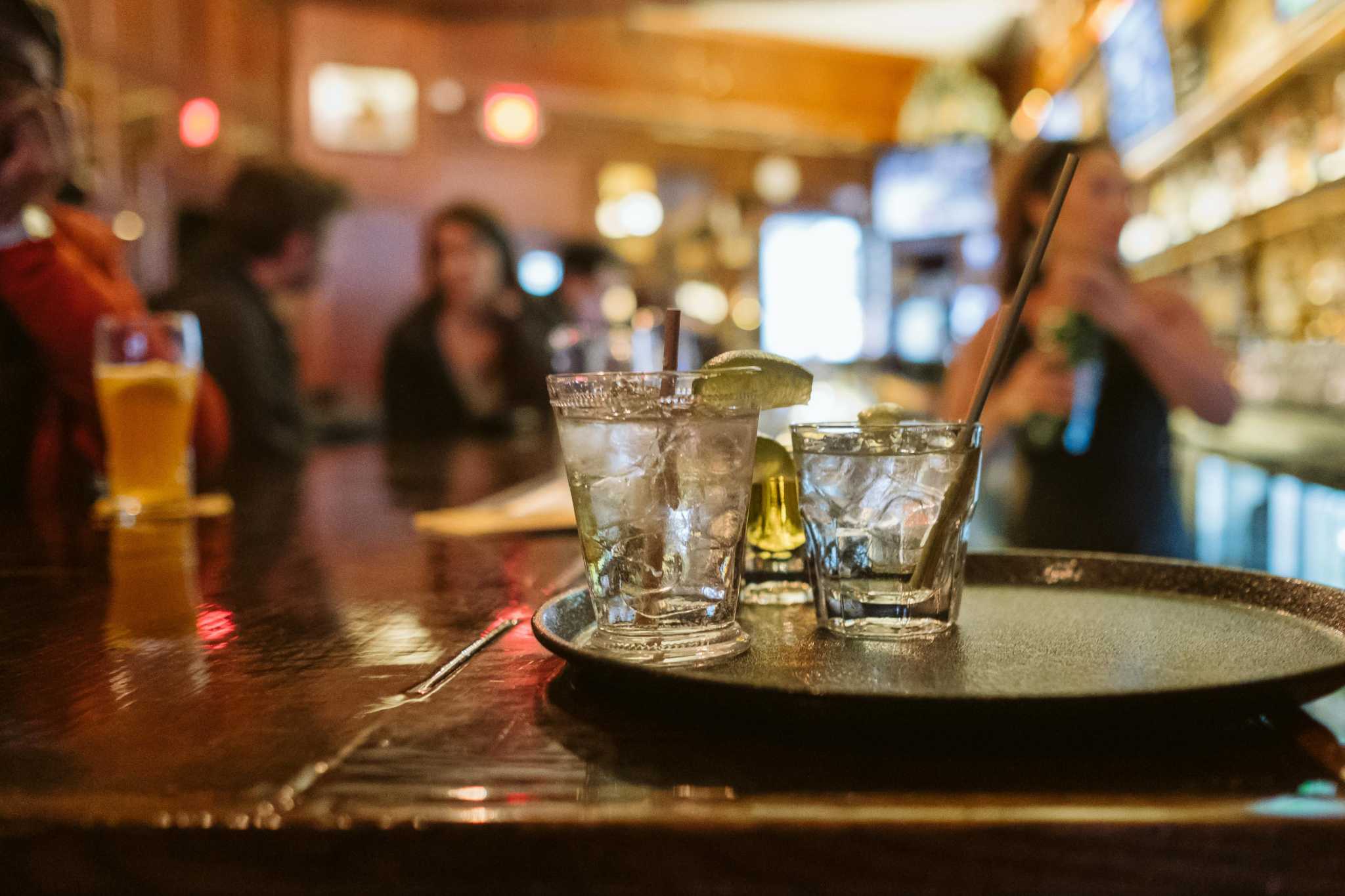Happy hour 'in a coma' at downtown S.F. bars as workers trickle back to the office - Vimarsana News