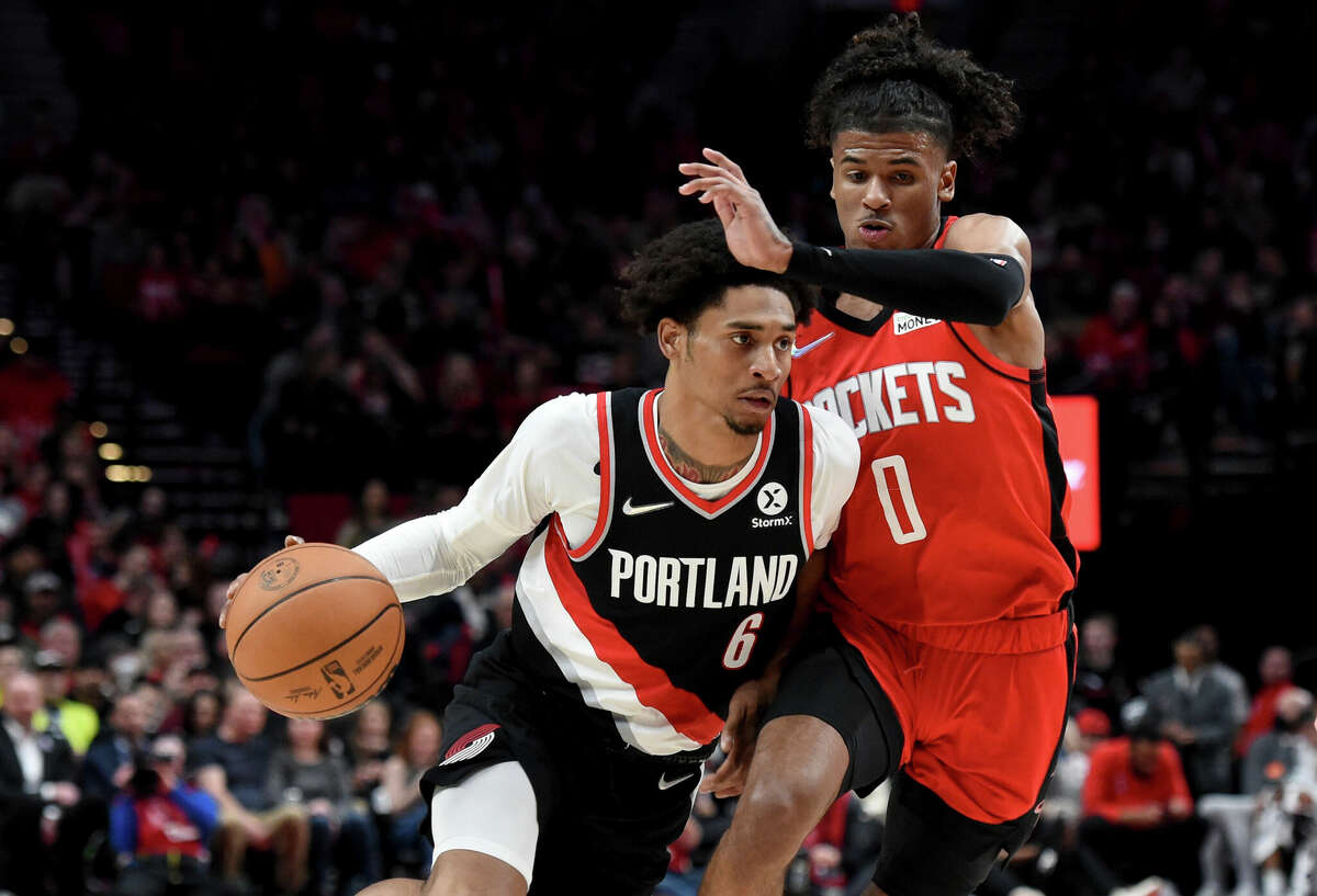 Rockets blast Trail Blazers for second straight night