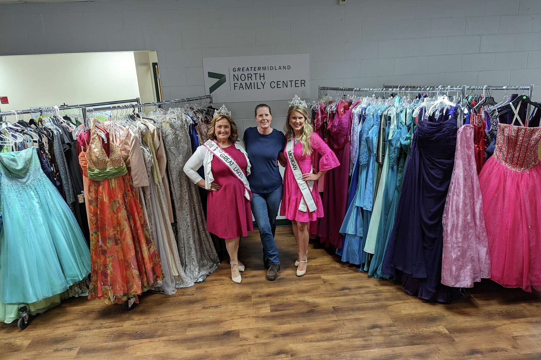 1800 prom dresses