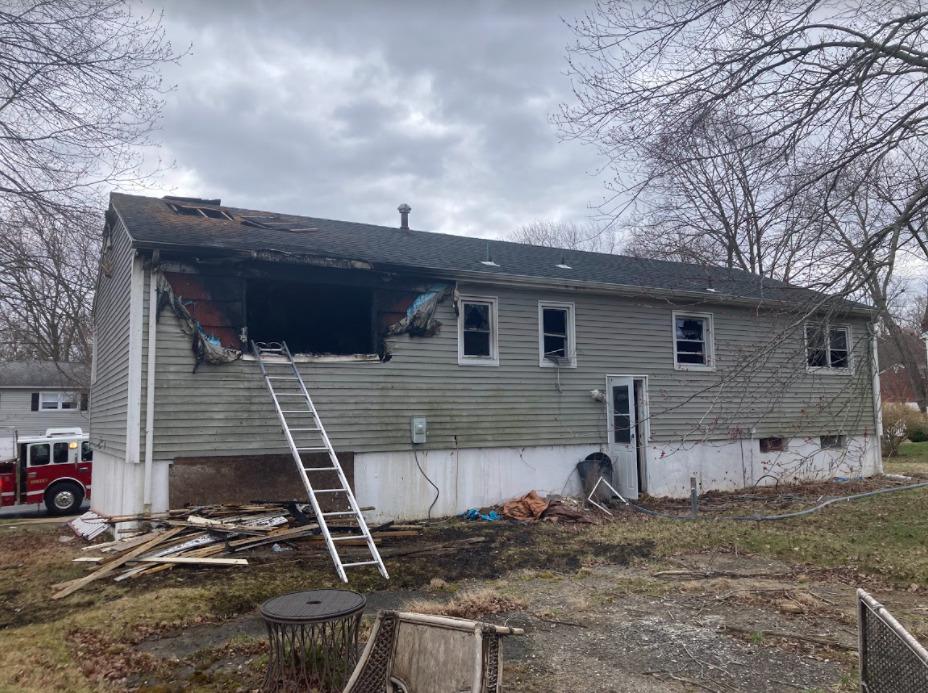 Hamden man displaced after bedroom fire, officials say - Vimarsana News