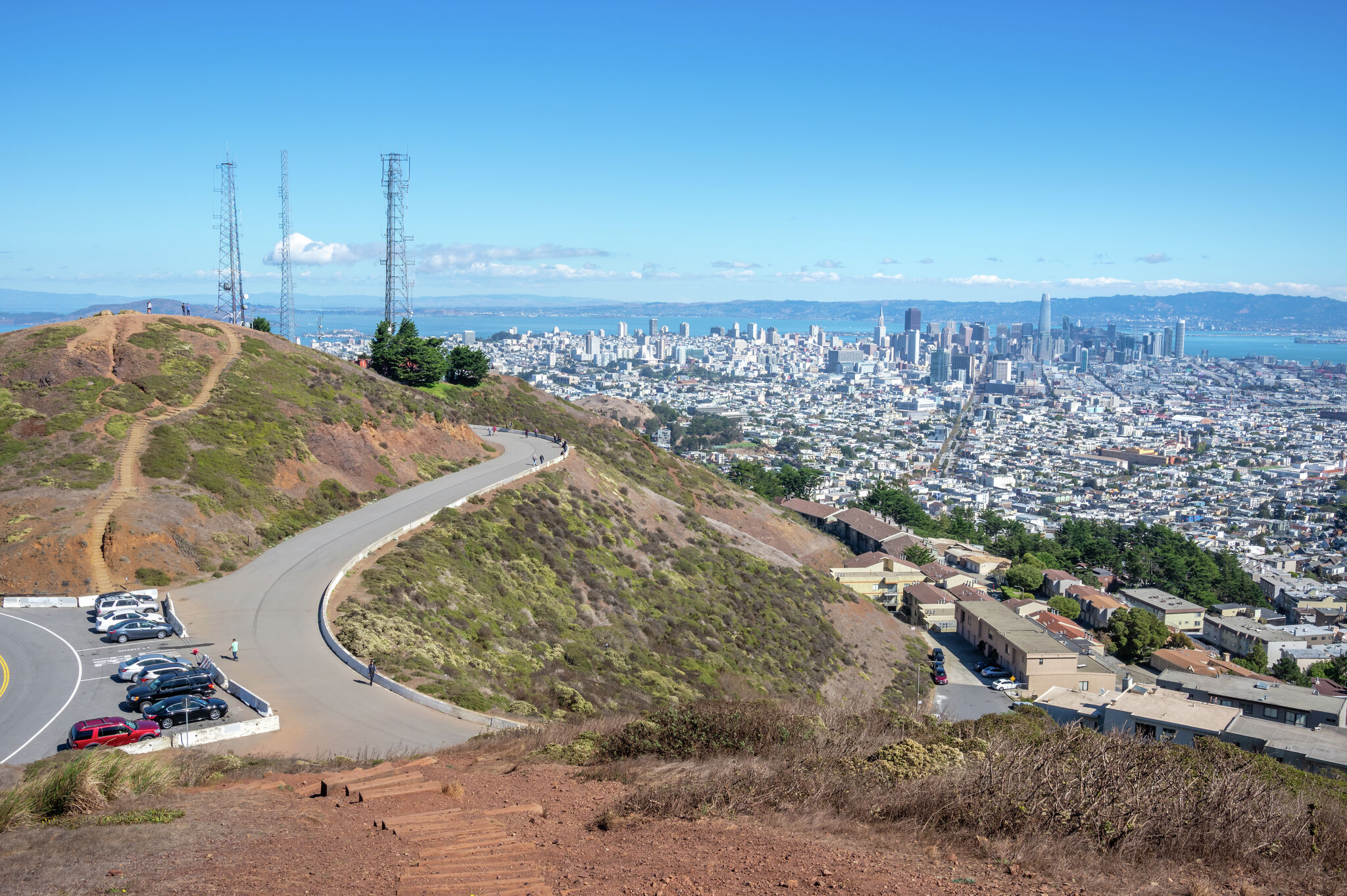 Police: Film crew robbed at gunpoint at San Francisco's Twin Peaks