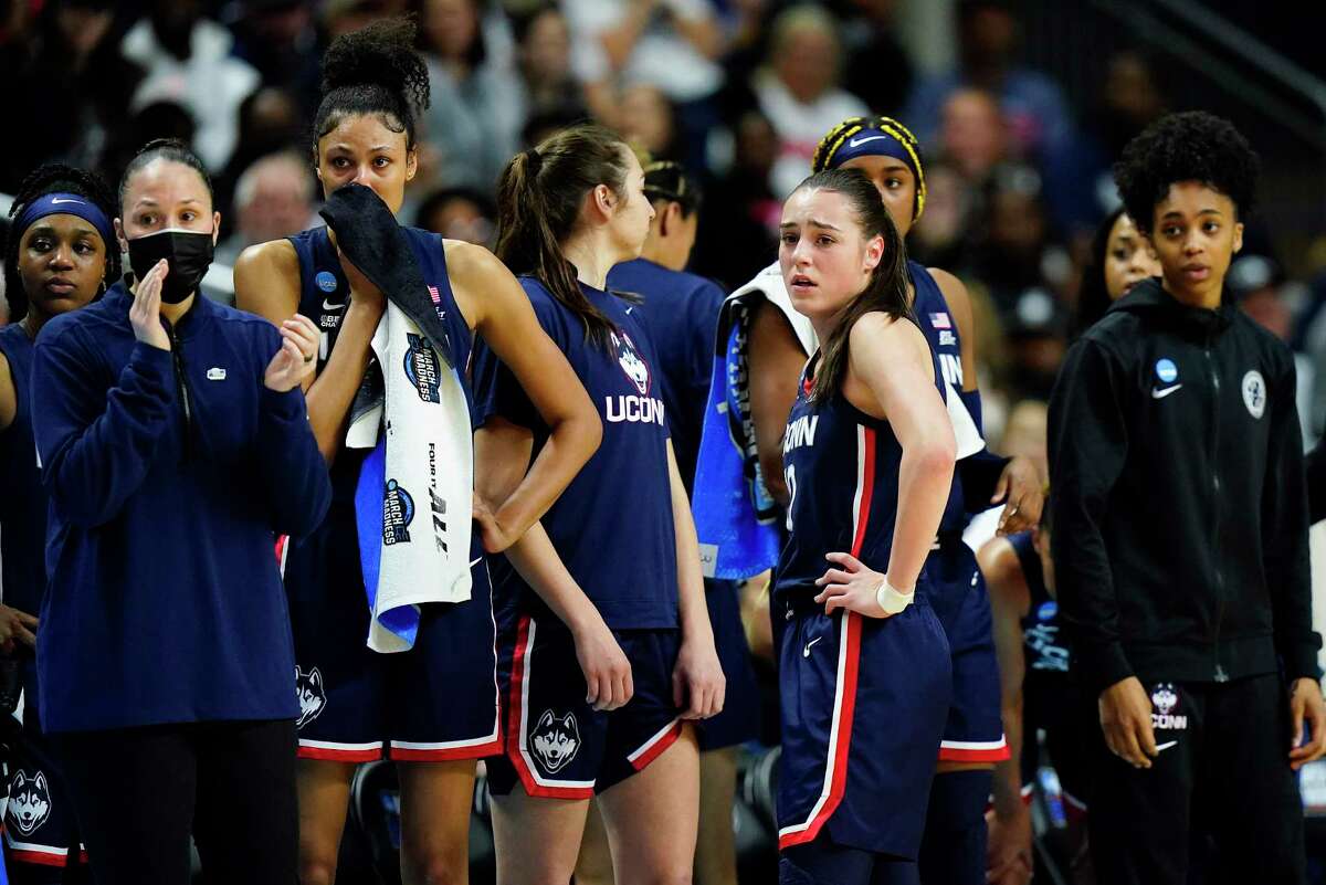 UConn women's basketball team regroups after Dorka Juhász injured: 'Get  this win for her'