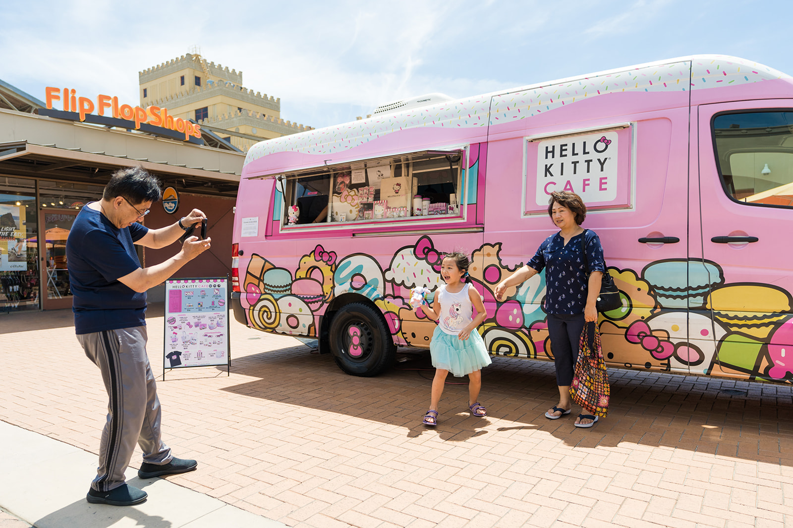 Hello Kitty Cafe Truck returns to San Antonio Saturday
