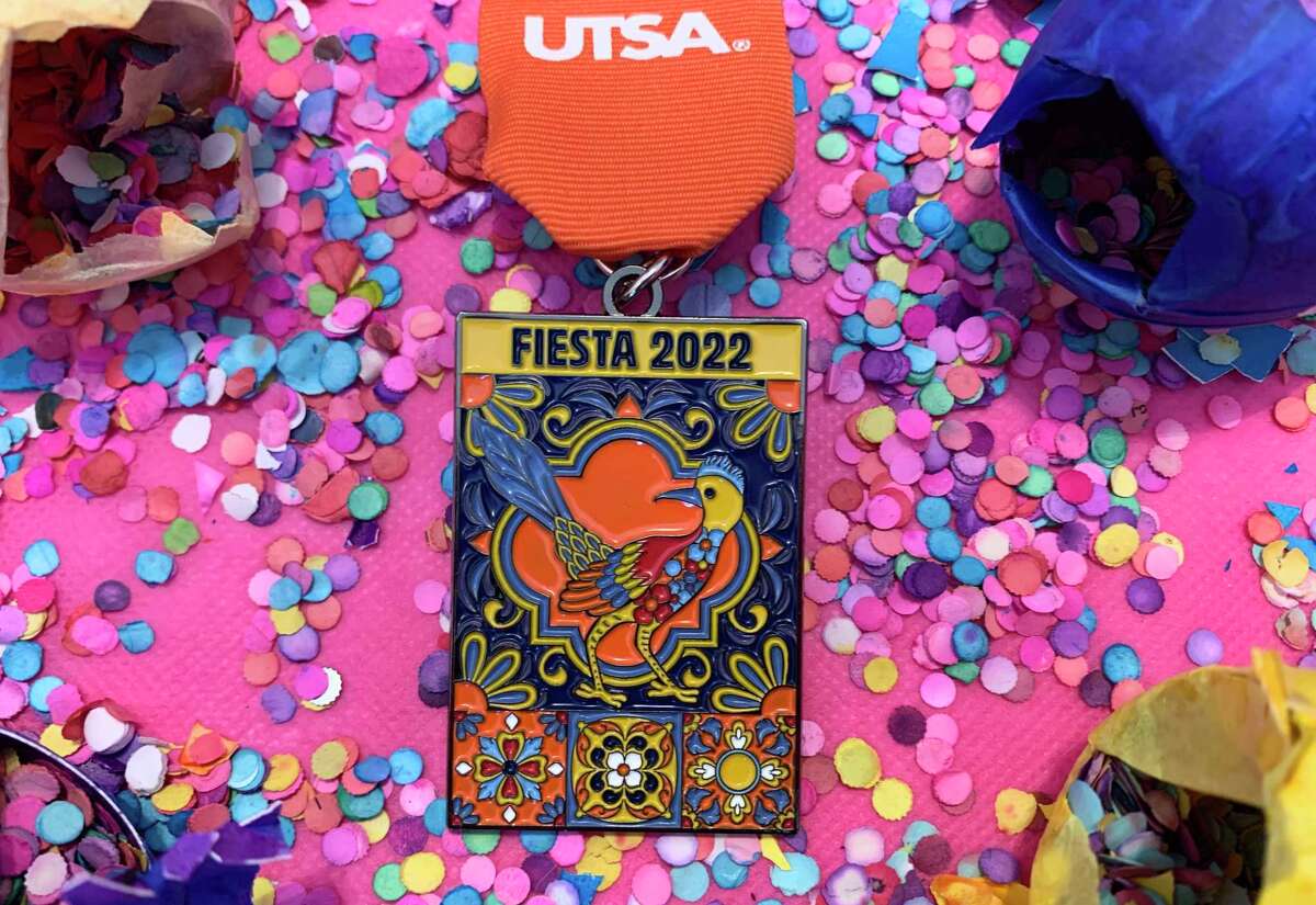 2022 Fiesta Medal I Love Dogs So Much.