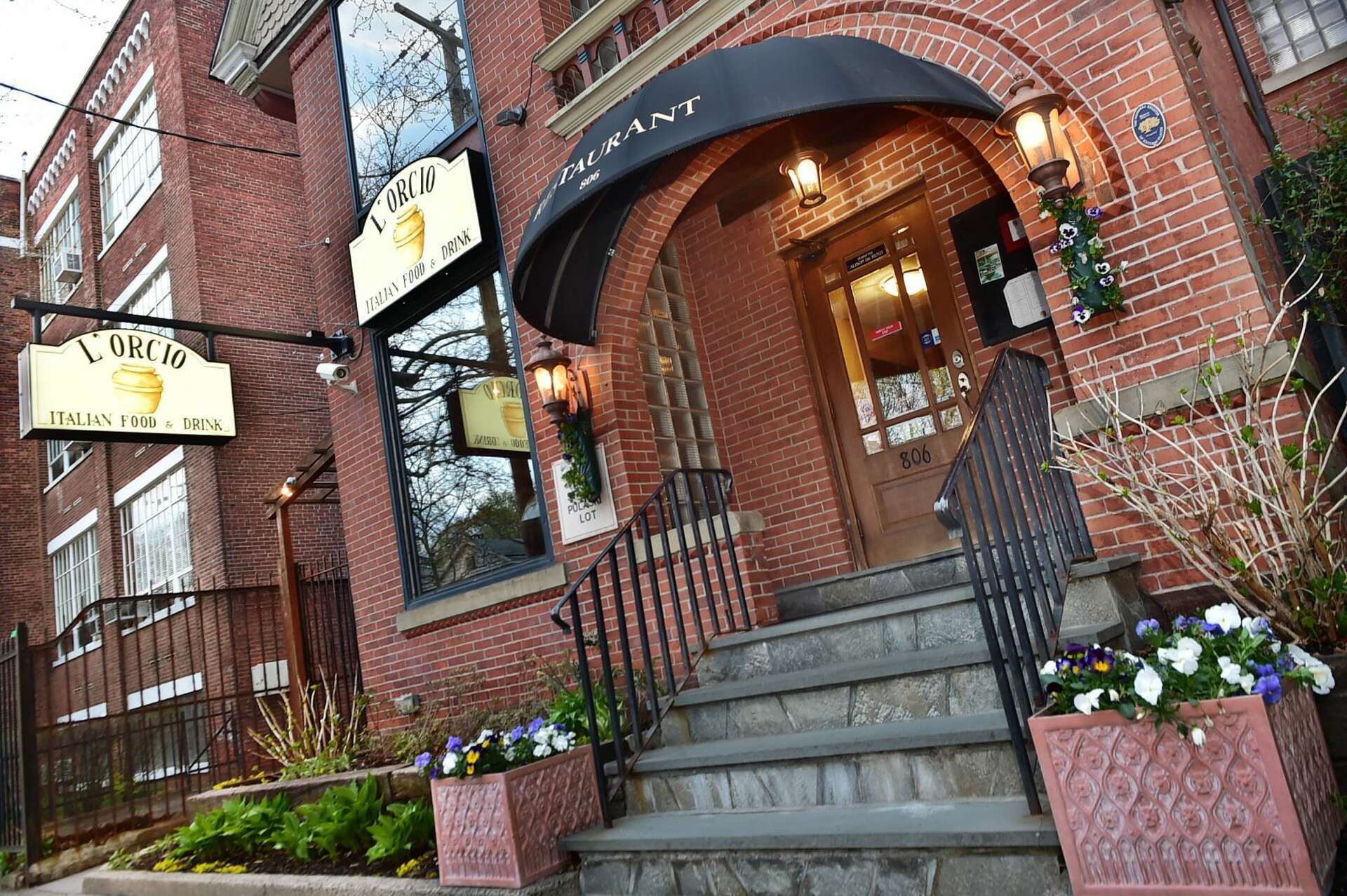 L'Orcio in New Haven: Hearty Italian Food and Charming Outdoor Dining