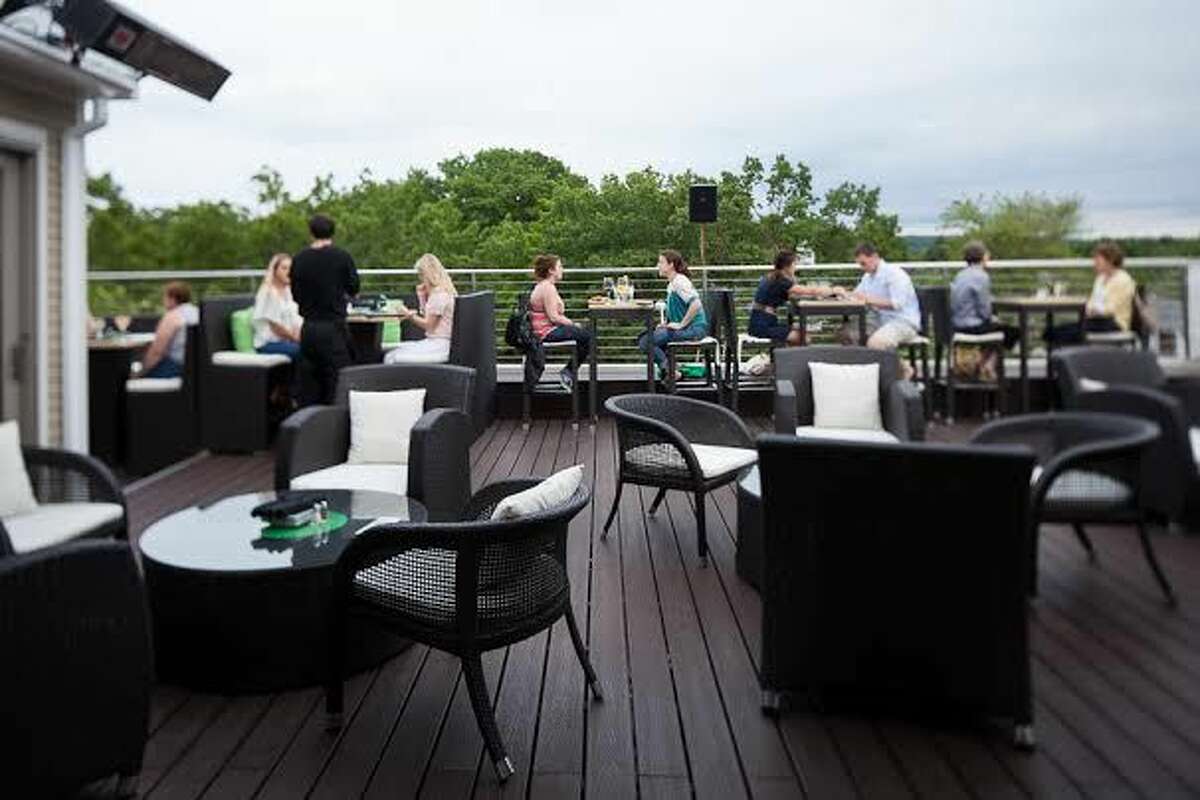 Top 25 Most & Delicious Outdoor Dining Spots in Connecticut