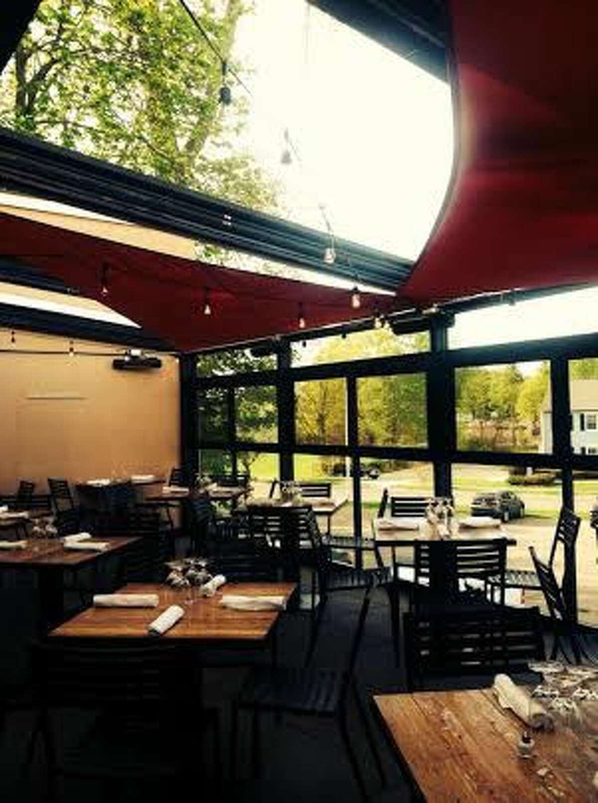 Top 25 Most & Delicious Outdoor Dining Spots in Connecticut