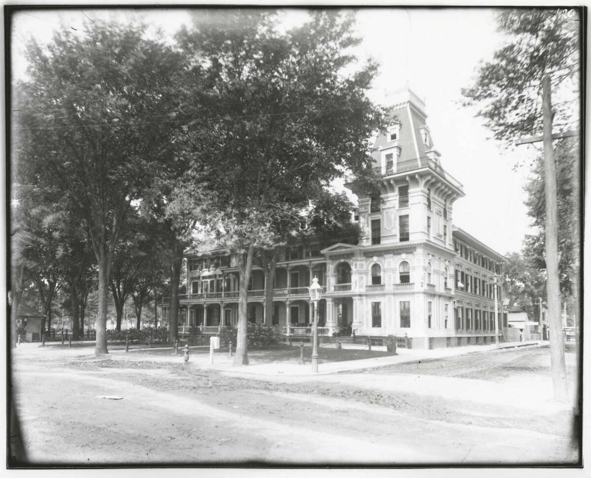 Looking north across Beach Street at the Sea View Hotel. Built in 1899, the Sea View Hotel was located on Long Island Sound in the Savin Rock section of West Haven. Photo by Herbert Randall; courtesy of the Connecticut State Library