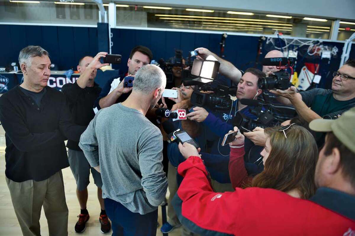 Hurley faces “The Horde,” a media contingent the likes of which he has not encountered at previous coaching positions.