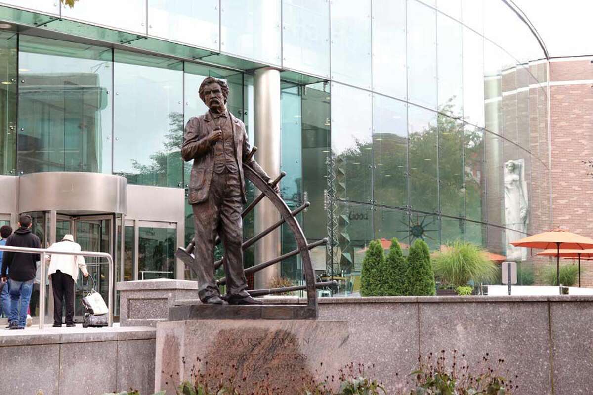 The physical-space Twain statue outside Hartford Public Library.