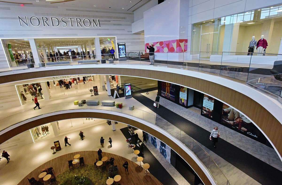 Westfarms Mall - Regional mall in Hartford, Connecticut, USA 