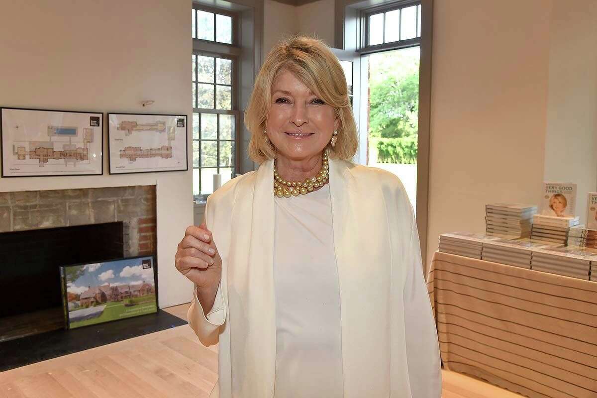 Former Westporter Martha Stewart to host tag sale at NY home