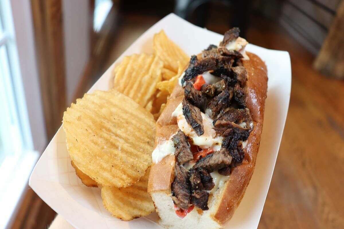 LobsterCraft opens new lobster roll restaurant in Stratford