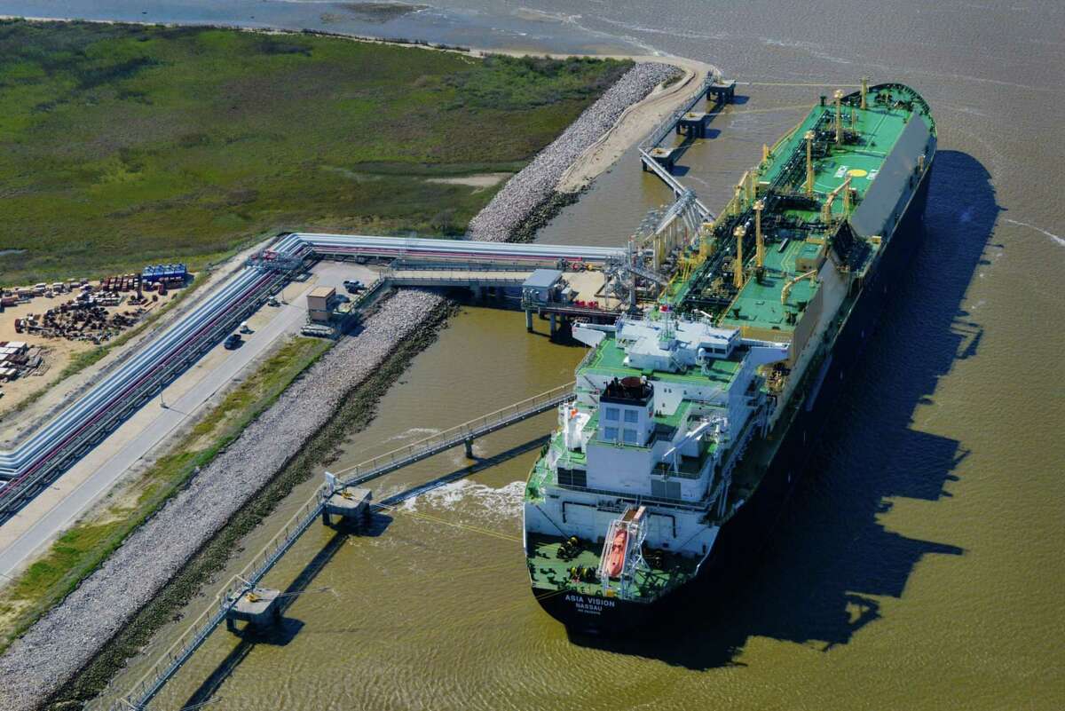 An LNG carrier ship docked at the Cheniere Energy Inc. terminal in 2016. MUST CREDIT: Bloomberg photo by Lindsey Janies