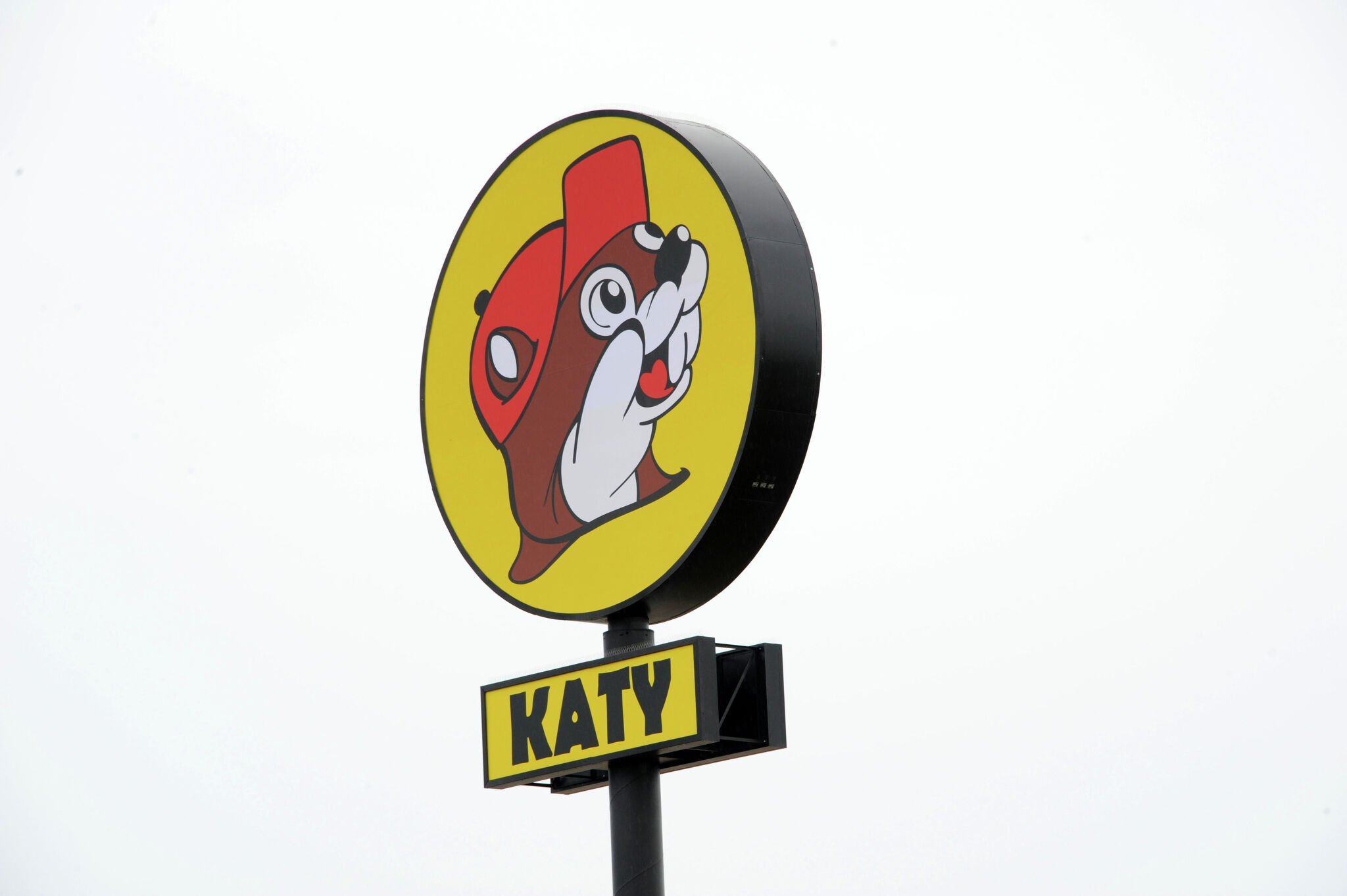 'Buc-ees is too damn big': Georgia writer torches Texas' iconic roadside gas stations - Vimarsana News