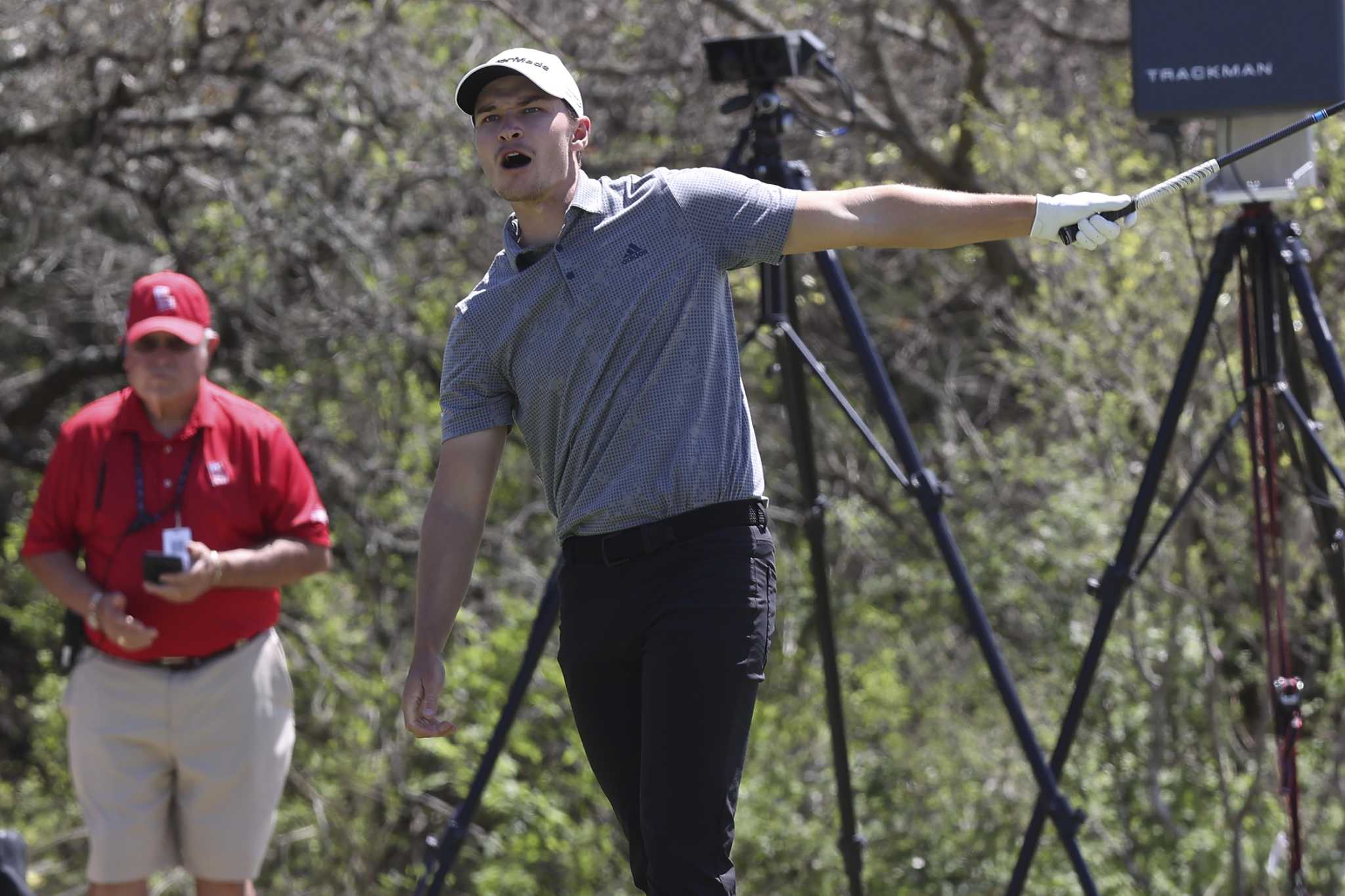 Mike Finger: Rory McIlroy scrambles, and makes a connection