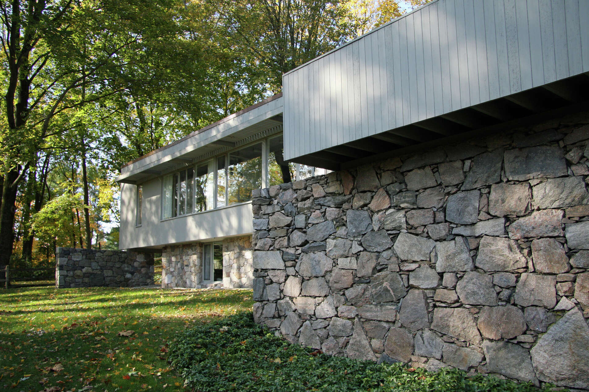 Column: How 'The Harvard 5' brought Mid-Century Modernism to CT