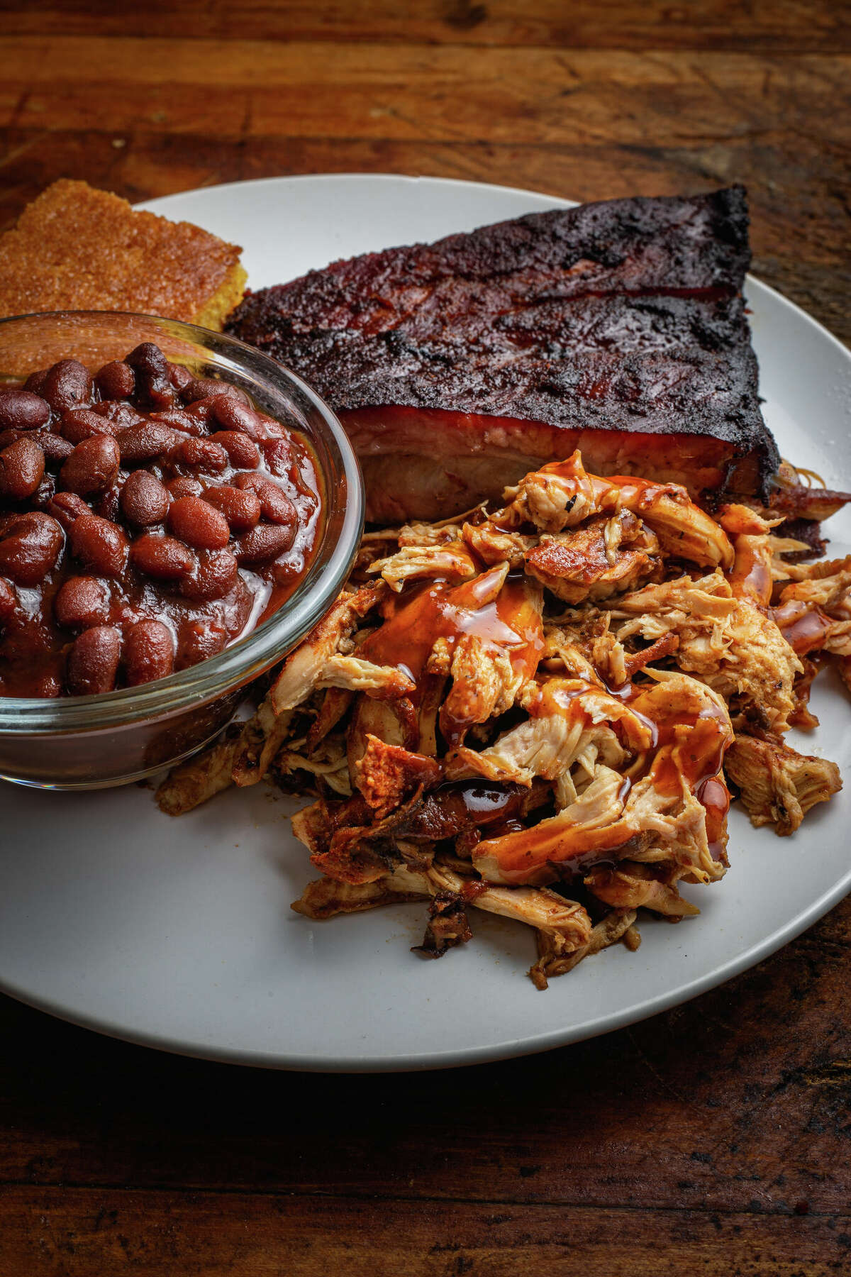 At Thomas’ Smokey Pit BBQ in Manchester, family's love is in every recipe