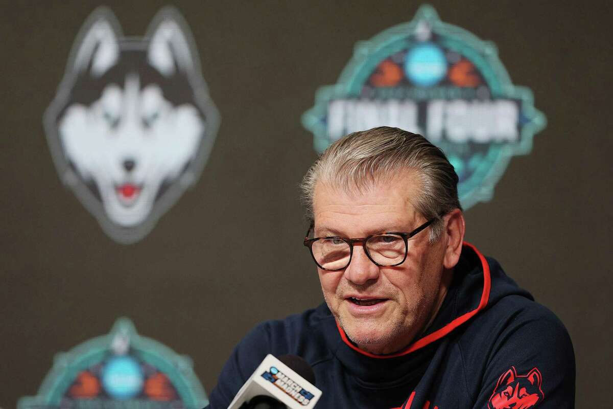 UConn coach Geno Auriemma meets with the media on Thursday in Minneapolis ahead of the Final Four.