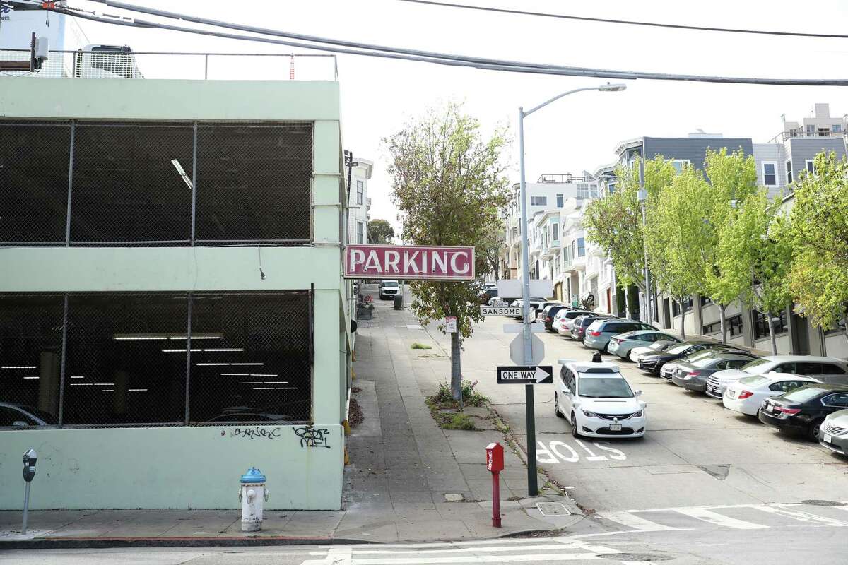3月份展示的位于桑瑟姆街955号的停车场结构，是旧金山电报山附近一栋10层建筑的拟议选址。