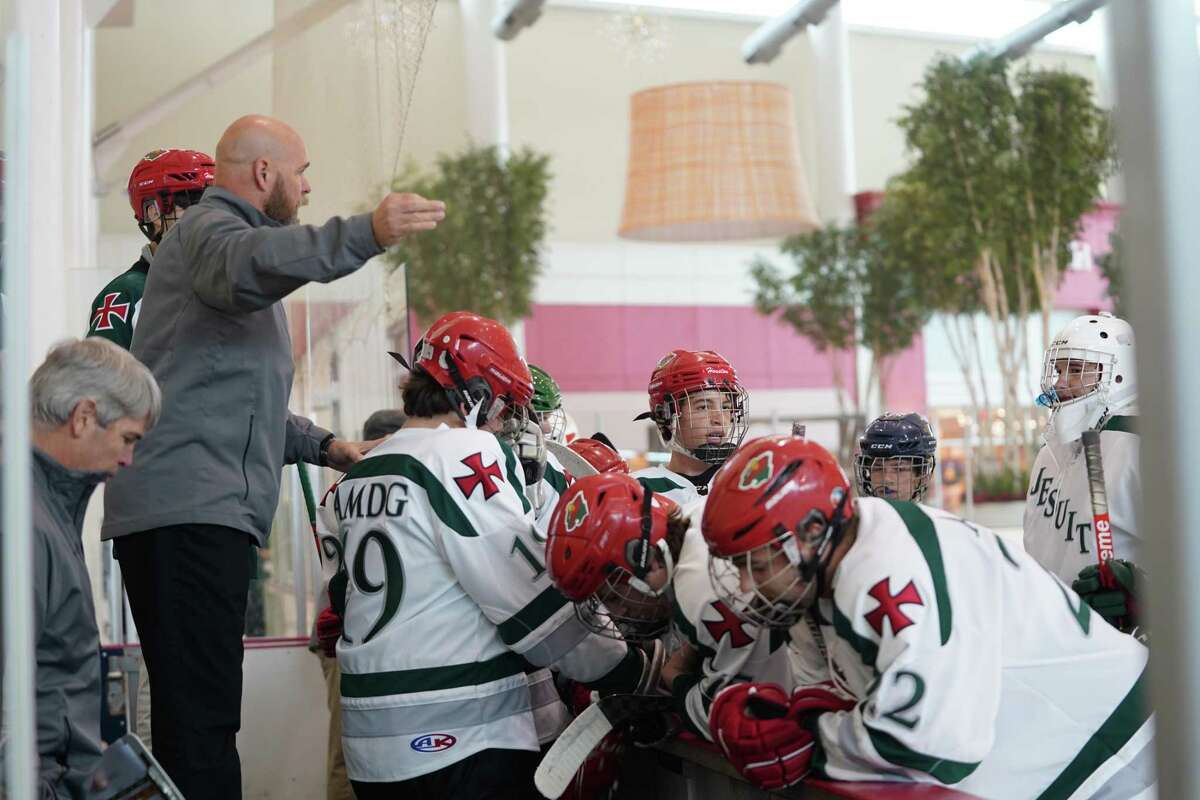Jeff Kipp was asked to be the head coach for the Strake Jesuit ice hockey team as it began its inaugural season.