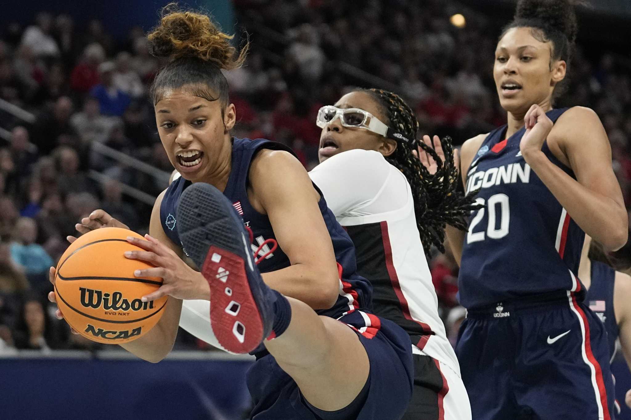 Why Evina Westbrook gave up potentially being a first-round WNBA draft pick  to return to the UConn women's basketball team – Hartford Courant