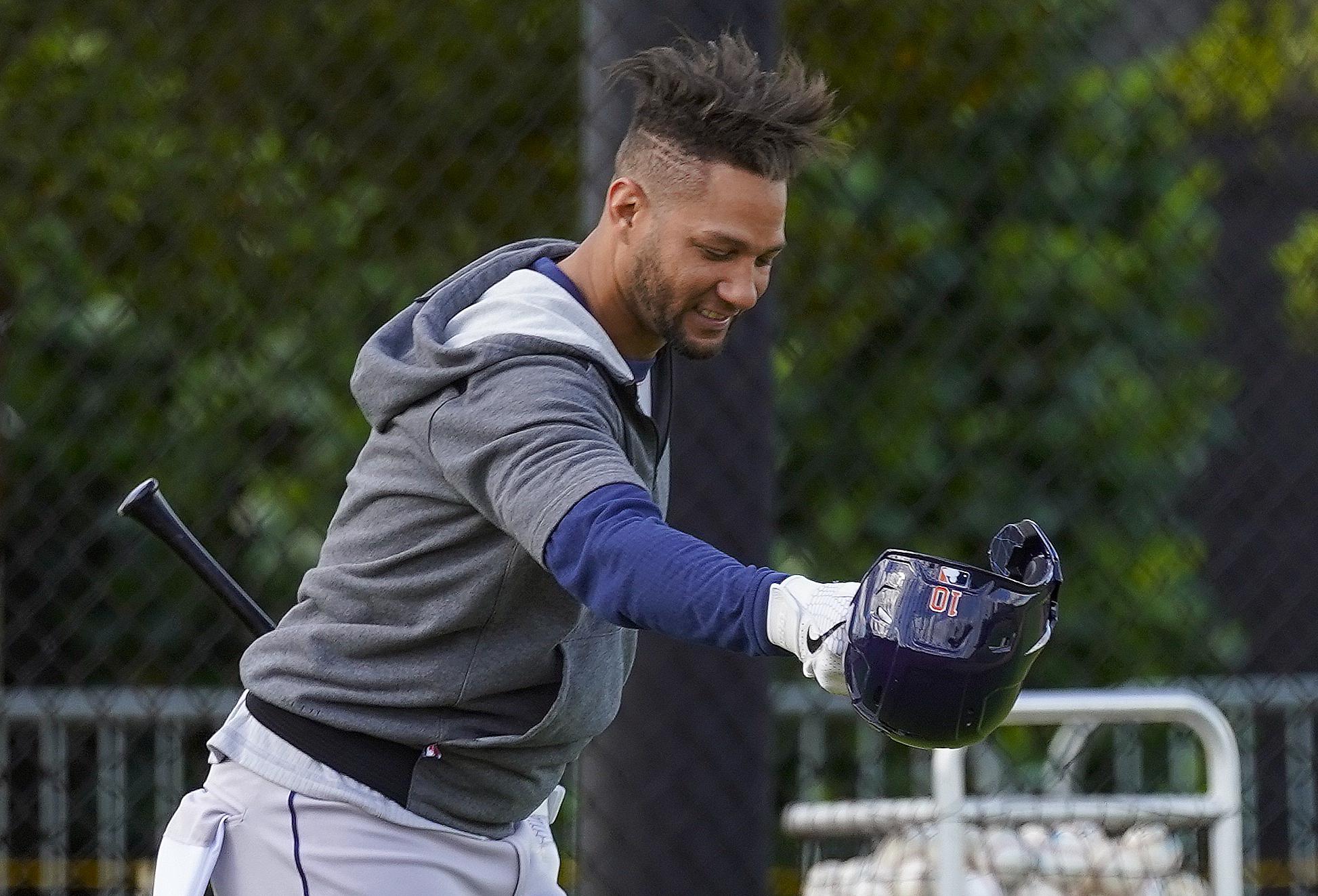 Yuli Gurriel serves as hero, inspiration for Astros' multitude of Cuban  prospects