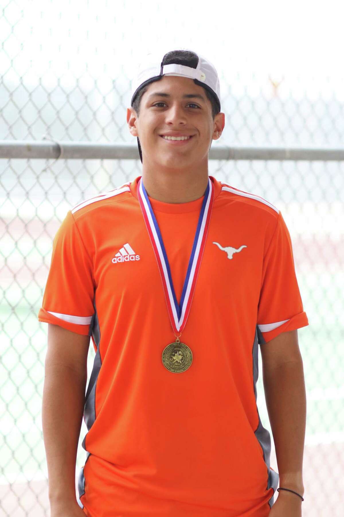 United’s Bernie Clemente defended his boys’ singles district title Saturday.