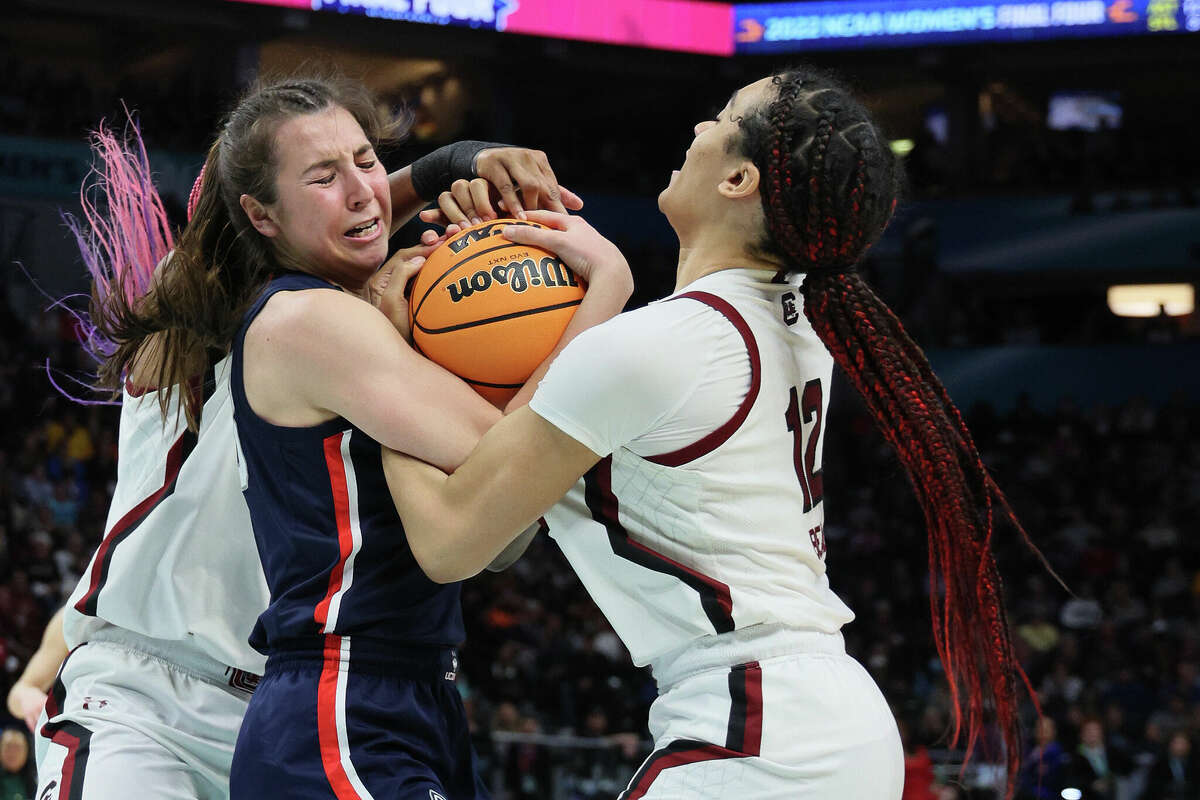 UConn's Caroline Ducharme played through injury as freshman