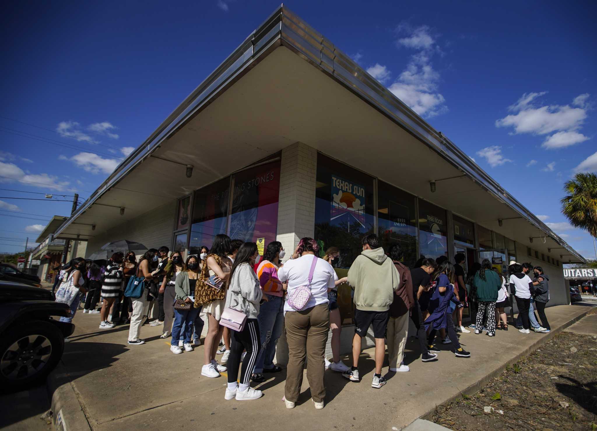 houston-record-stores-relish-vinyl-resurgence-as-sales-top-cds