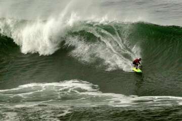 After a 6-year hiatus, the Mavericks big-wave surfing contest has a new ...