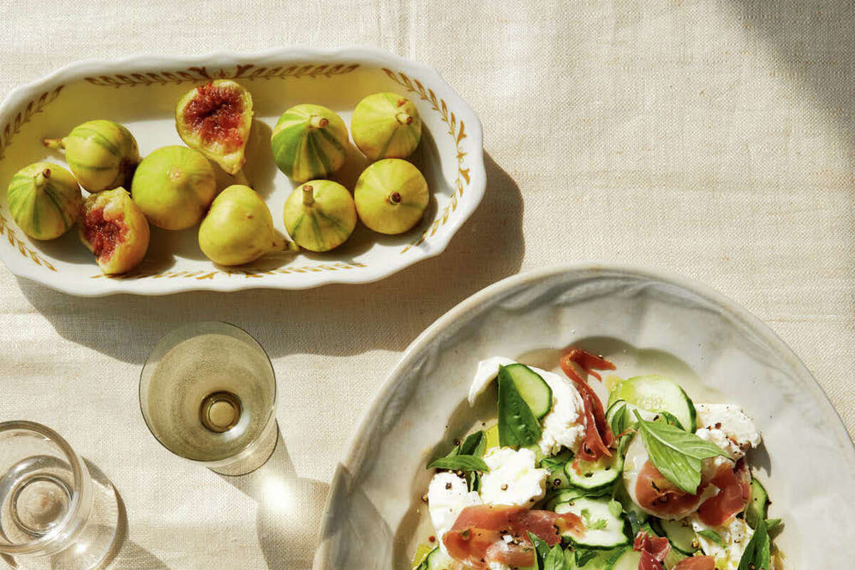 Apsimeskite, kad atostogauju Italijoje, salotos, kurias sukūrė receptų kūrėjas ir kulinarinių knygų autorius Colu Henry.