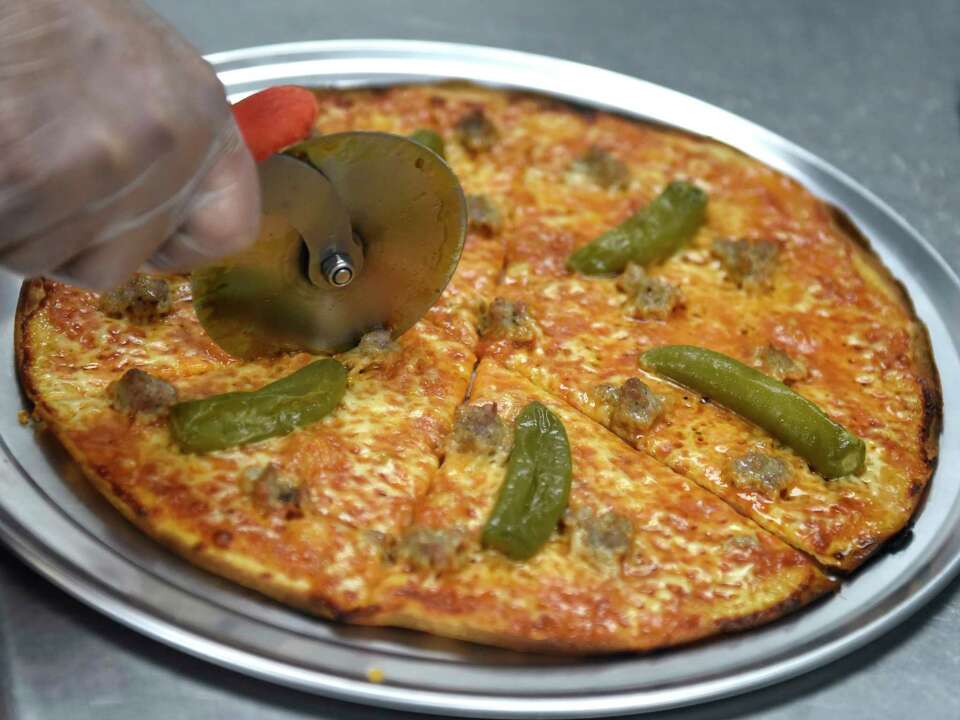 Riko's Pizza planning new location in Westport later this year