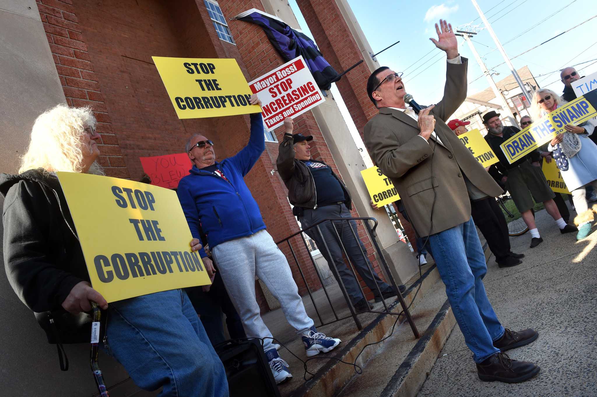 Dan Haar: West Haven Mayor Rossi must go. Lamont must do the deed - Vimarsana News