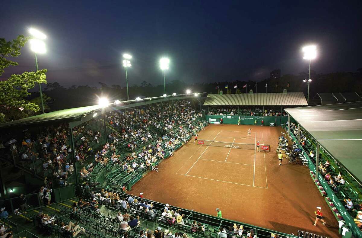 J.J. Wolf gets by with a little help from a friend at U.S. Clay Court