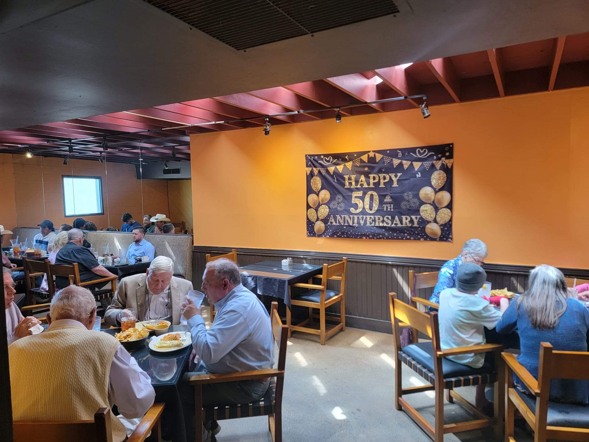 La Bodega celebra 50 años al servicio de los comensales de Midland