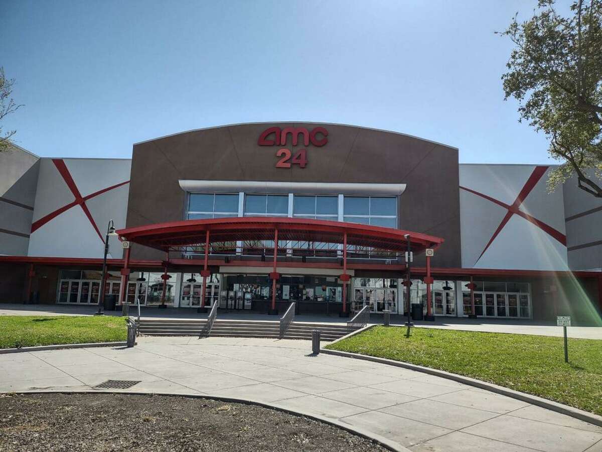 Investors buy shopping centers in The Woodlands, Willowbrook areas