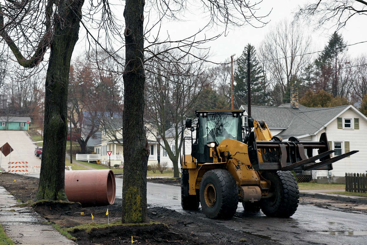 Parts of Seventh Street were blocked off on Wednesday due to continuing work on the sewer conveyance project on Seventh and Ramsdell Streets by the waste water treatment plant in Manistee. 