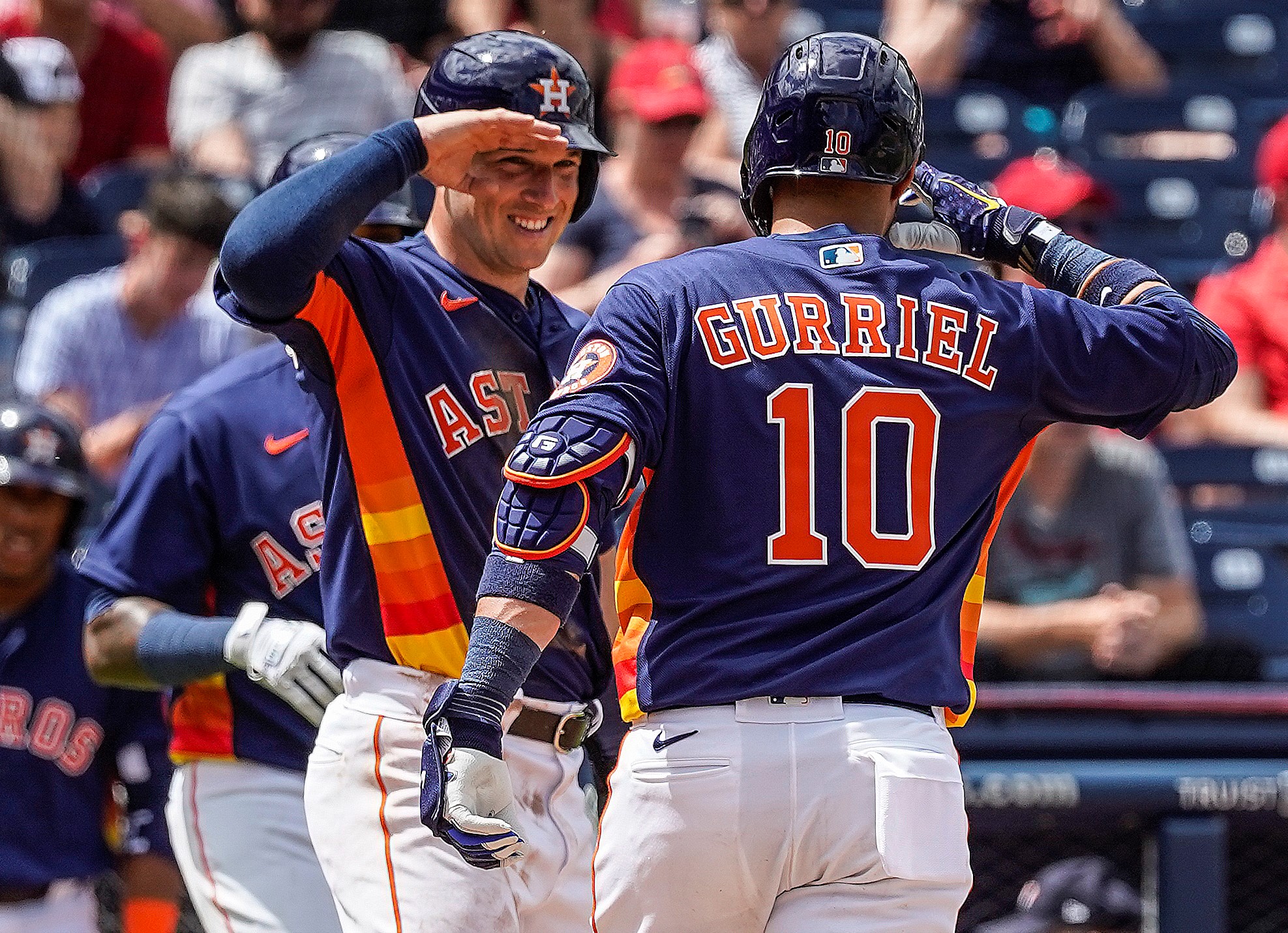 Yuli Gurriel guides Marlins into set with Angels