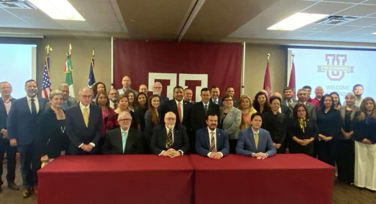 Chairs and directors of different colleges of U.A.T. and TAMIU. April 7, 2022.