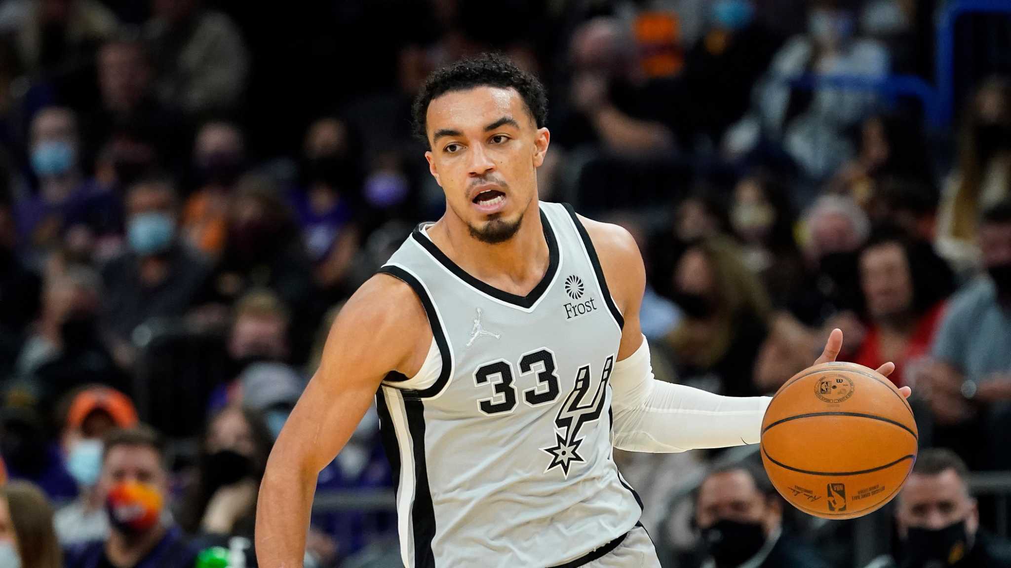 After star is traded, Apple Valley's Tre Jones gets expanded role with Spurs