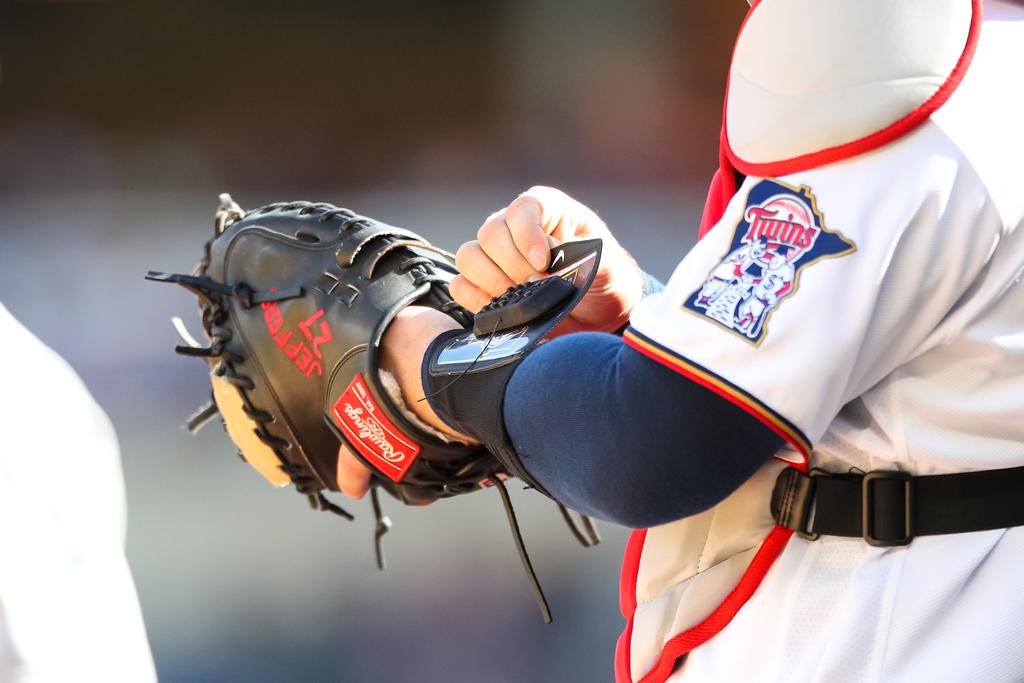 Twins turn to PitchCom to combat sign stealing – Twin Cities