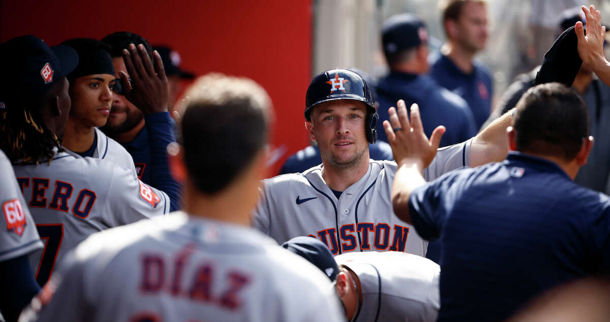 Alex Bregman takes Dugout Stare to new level