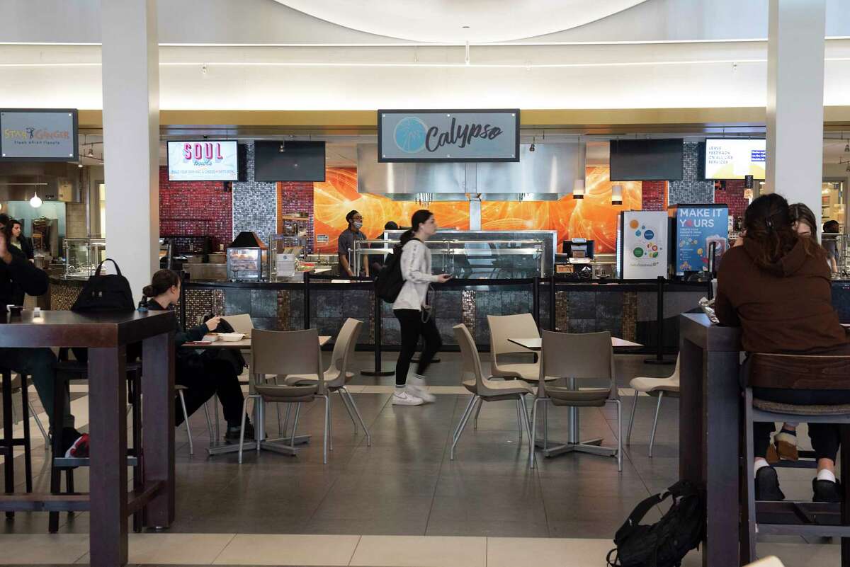 Local college food evolves from 'scoop and serve' cafeteria to finer