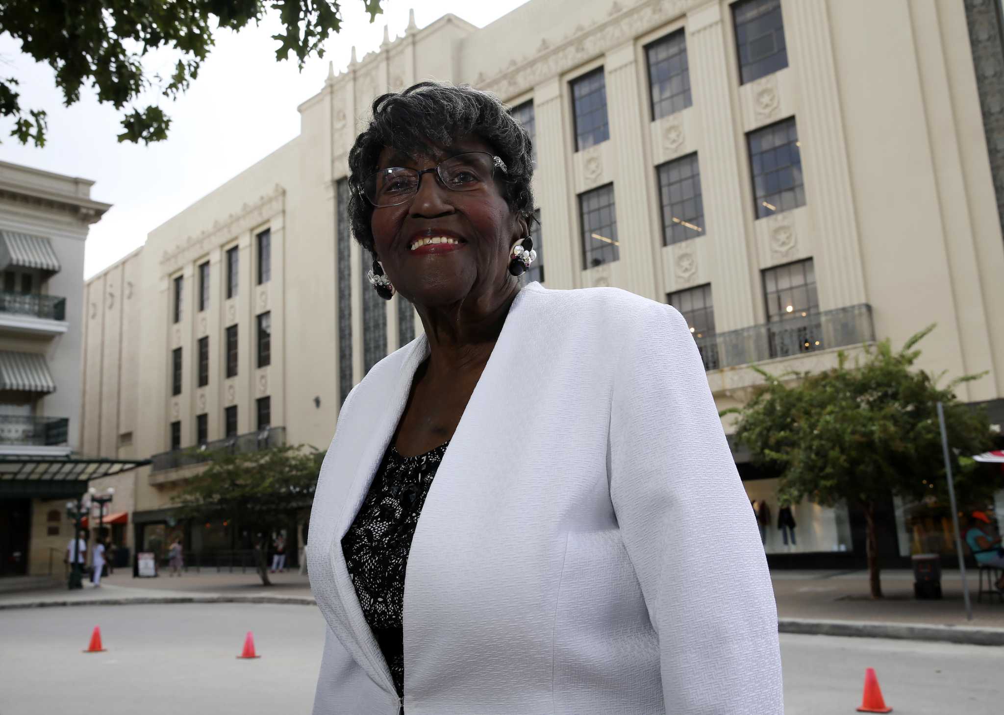 'If I can help somebody, then my living shalt not be in vain': San Antonio civil rights activist dies at 90 - Vimarsana News