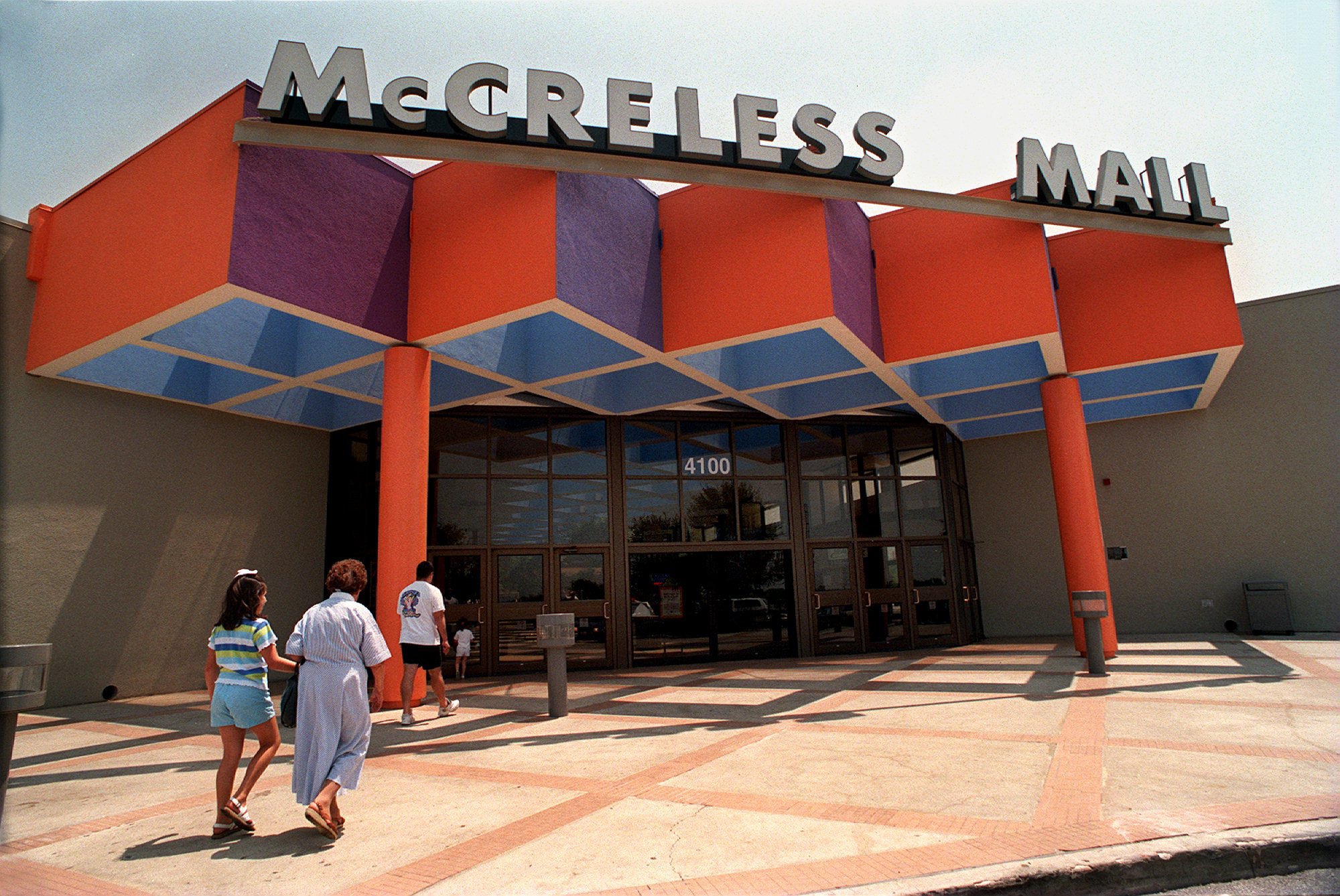 San Antonios McCreless Mall opened 62 years ago this month