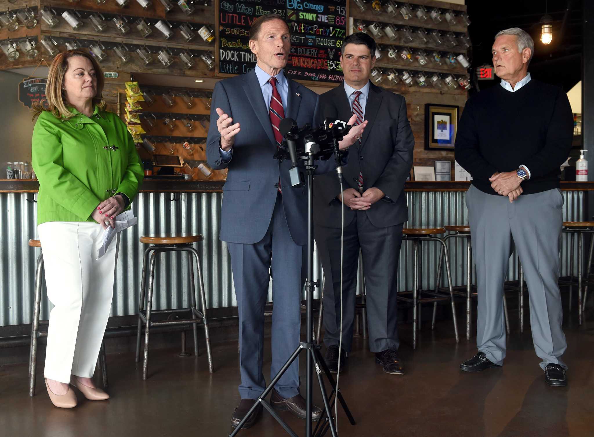 CT breweries 'bouncing back' from COVID pandemic thanks to federal aid, Blumenthal says