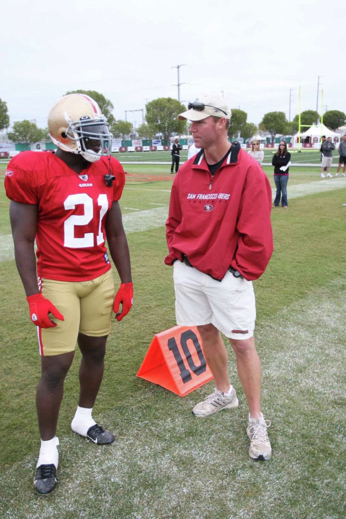 Frank Gore will retire a 49er and join San Francisco's front