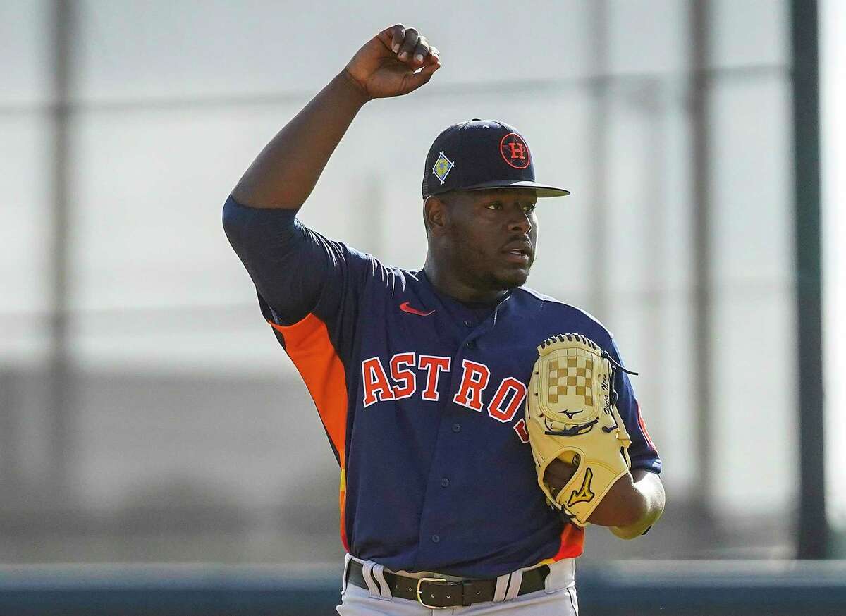 Though righthanded, Astros reliever Héctor Neris is nonetheless able to neutralize lefty hitters with his splitter.