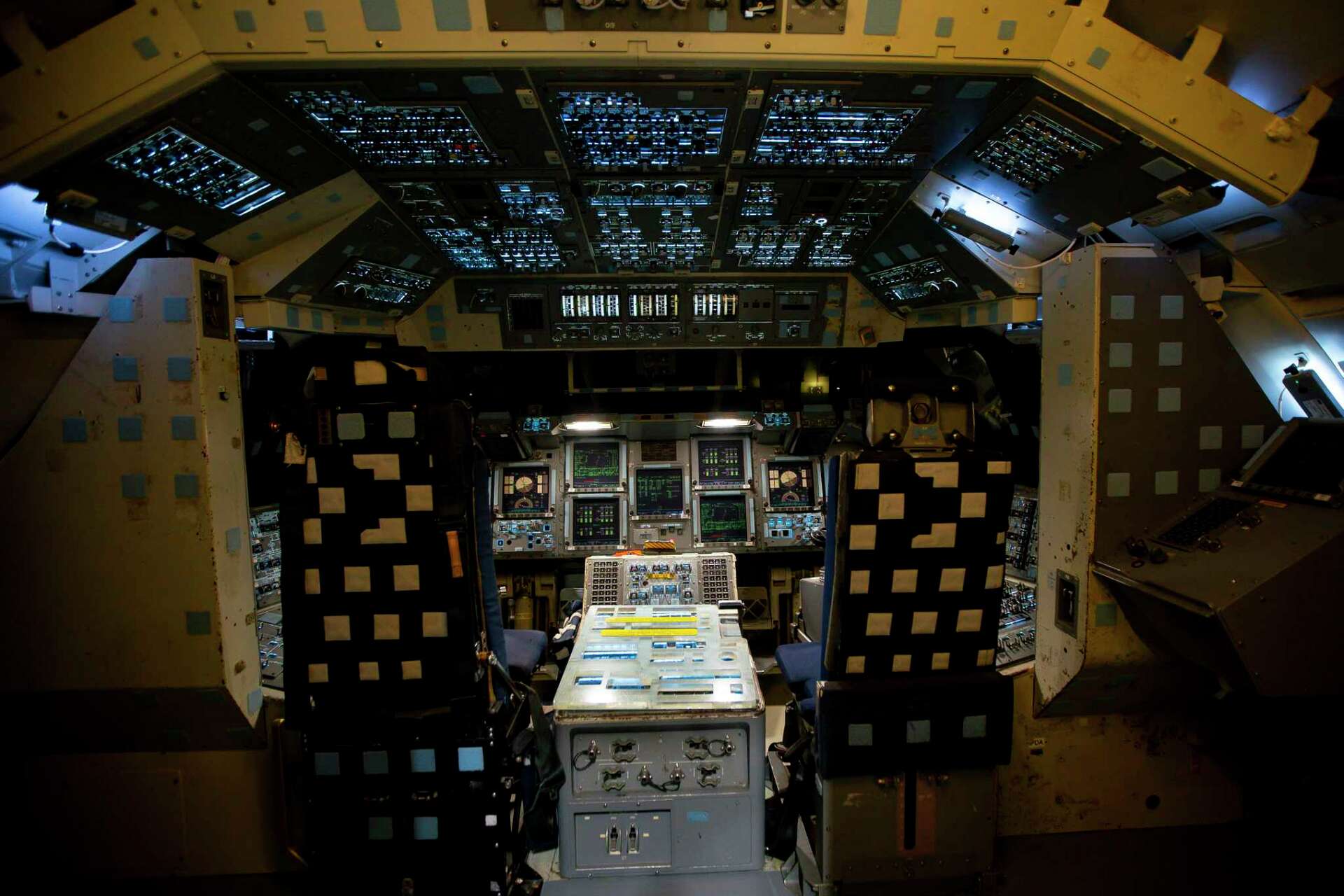 After 5,000 hours of restoration, space shuttle simulator finds new home in  Lone Star Flight Museum, image size:1920x1280